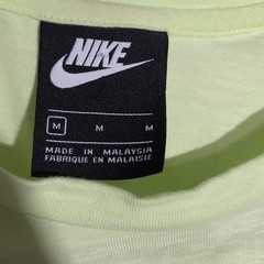 Nike Sportswear World Tour Shirt Men’s Medium Green Glow In The Dark Puff Print
