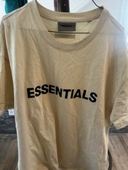 MENS FEAR OF GOD ESSENTIALS TEE CREAM MED SIZE