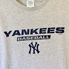 Vtg New York Yankees T Shirt Adult M Delta Pro Weight MLB Graphic Spellout Tee