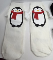 2 Pairs Holding Hands Socks, Magnetic Penguin Couple NEW