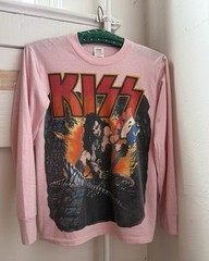 Rare Vintage 1980s KISS ‘Slave Girl’ Pink Longsleeve Tour Tee – Fits Women’s S