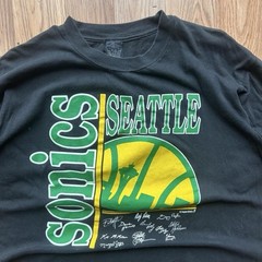 90s vtg Seattle SuperSonics NBA Graphic Tee single-stitch black tee XL