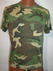 Vintage ALL WEATHER Woodland Camouflage Pocket Tee T-SHIRT M Camo DISTRESSED