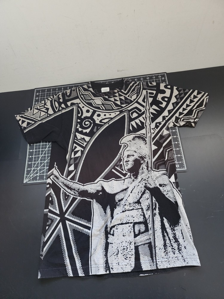 Shaka Active Hawaiian tribal T-Shirt All over print Black & Gray men’s size M