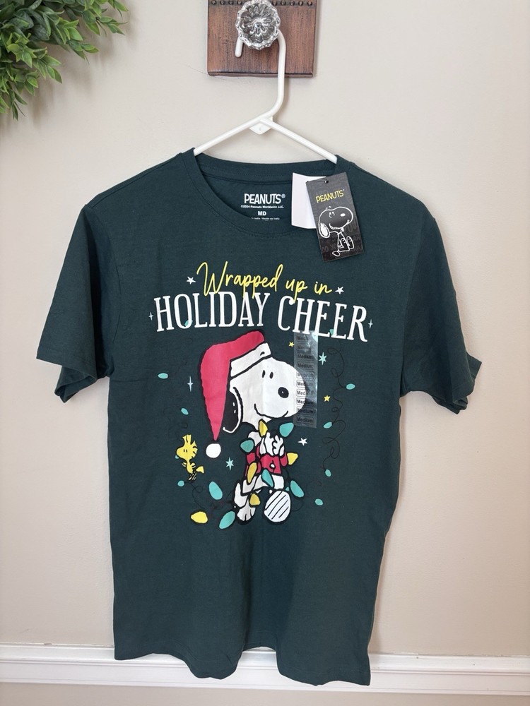 NWT Peanuts Unisex Size M Snoopy Christmas T-Shirt Green Holiday Cheer
