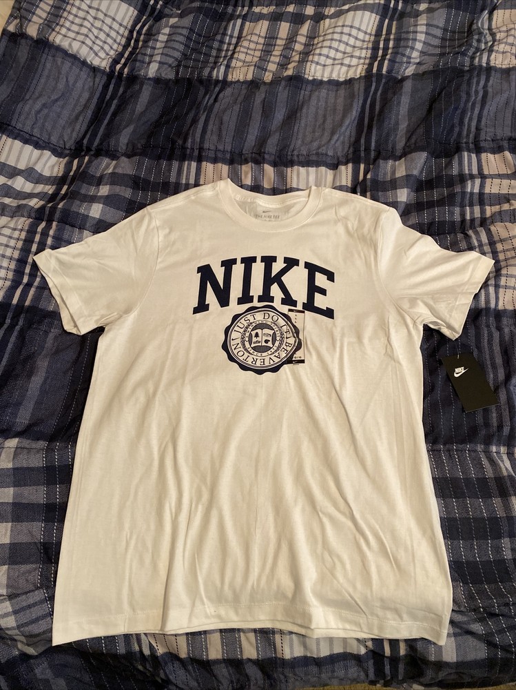White Nike T-Shirt Large 100% Authentic Guaranteed