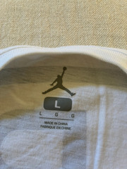 Nike Air Jordan Paris Saint-Germain Men’s PSG White Graphic T-Shirt, Size – L