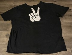 Nike Men PEACE SIGN Size XXL Black & White Tshirt P2p 22” Shoulder To Waist 28”