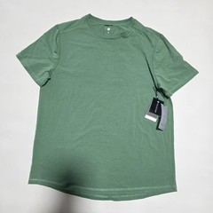 Trajectory Men’s olive green Gorgeous Performance T-shirt, size M.