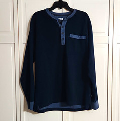 Duluth Trading Co Men’s Large Blue Long Sleeve Henley Knit T-Shirt Pocket Button