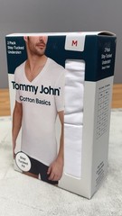TOMMY JOHN 2 PACK STAY TUCKED V-NECK T-SHIRTS MEN’S SIZE M BRAND NEW IN BOX 🔥🔥