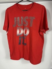 Nike Just Do It Shirt M Red Cracked Foil Graphic Tee 551413-657 Y2K Streetwear