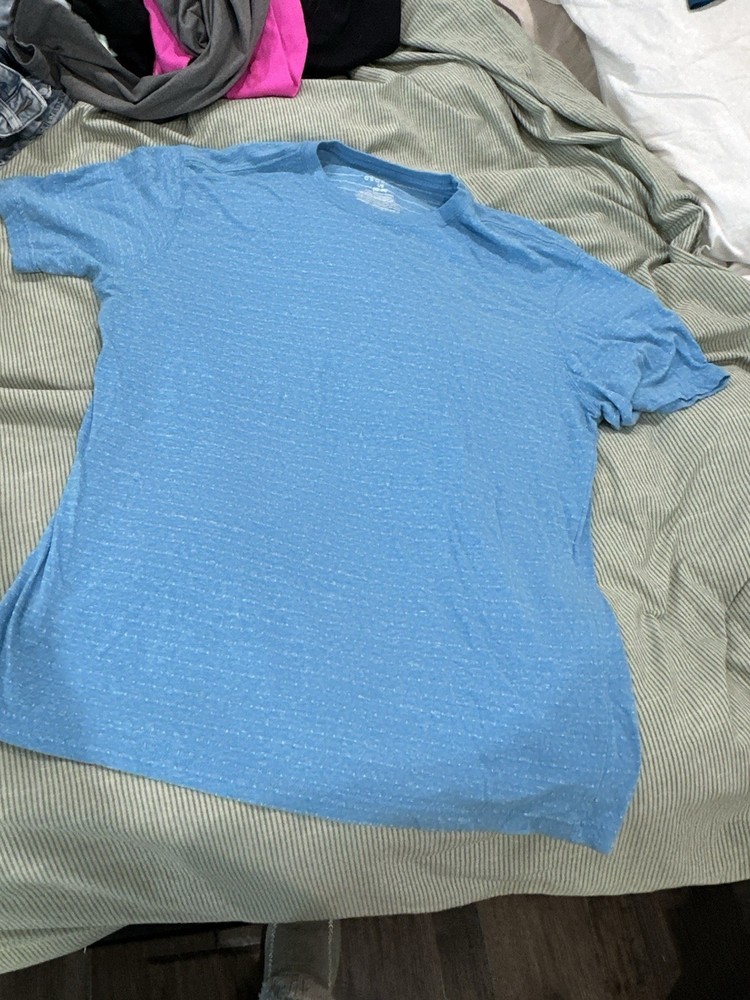Men’s Tshirt lot Various Brands Various colors Sizes xl and l