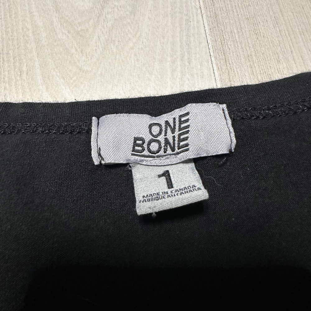 One Bone Men’s T-shirt Size 1 XL Black Short Sleeve Classic Casual V Neck