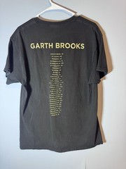 GARTH BROOKS NEW OFFICIAL ADULT MEN’S (LARGE) STADIUM TOUR CONCERT T-SHIRT 2022