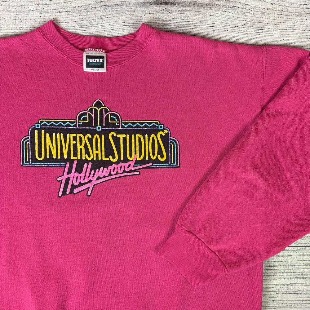 Vintage 1990s Universal Studios Hollywood Pink Crewneck size Men’s XL
