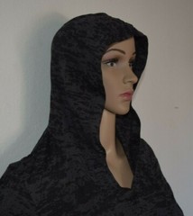 Funny Long Sleeve Shirt with Hood “Women Who Behave Rarely Make History” SZ L