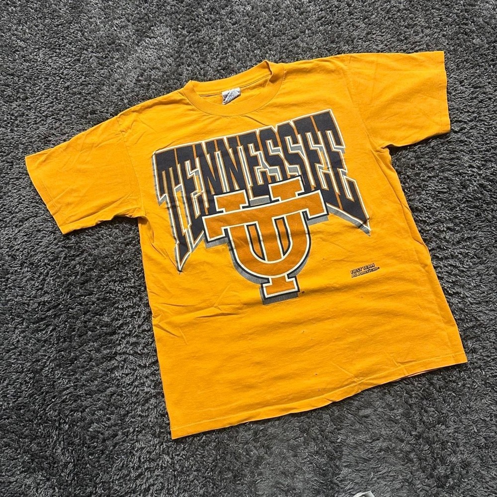 Vintage 90’s University Of Tennessee Men’s Size L Orange Single Stitched T-Shirt