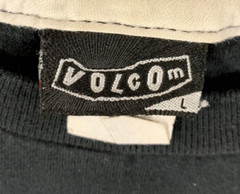 Volcom California Love Black T-Shirt Large Underarm to Underarm 22″ Length29″