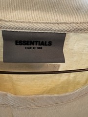 MENS FEAR OF GOD ESSENTIALS TEE CREAM MED SIZE