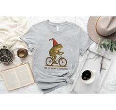 *HOT*Off To Cause A Kerfuffle Frog Shirt Funny Sarcastic Animal Meme Graphic Tee