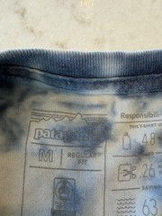 PATAGONIA MENS TIE DYE CREWNECK WITH BACK LOGO DESIGN! M