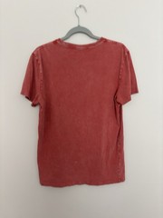 Wrangler x Foreigner Red Graphic Tee Classic Fit Cotton Crew Neck Short Sleeve S