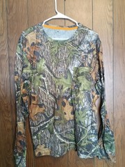 Mossy Oak Long Sleeve Camoflauge T-Shirt Front Pocket Shirt Size XL/XG (46-48)