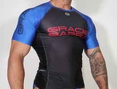 MEN’S BLACK/BLUE COMPRESSION SHIRT SIZE M