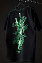 Invicta Kuru – One Piece Zoro Graphic Katana Shirt Black Medium Size