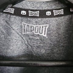 NWT Tapout Heathered Gray Size Medium W/ Black Puff Print Short Sleeve Shirt