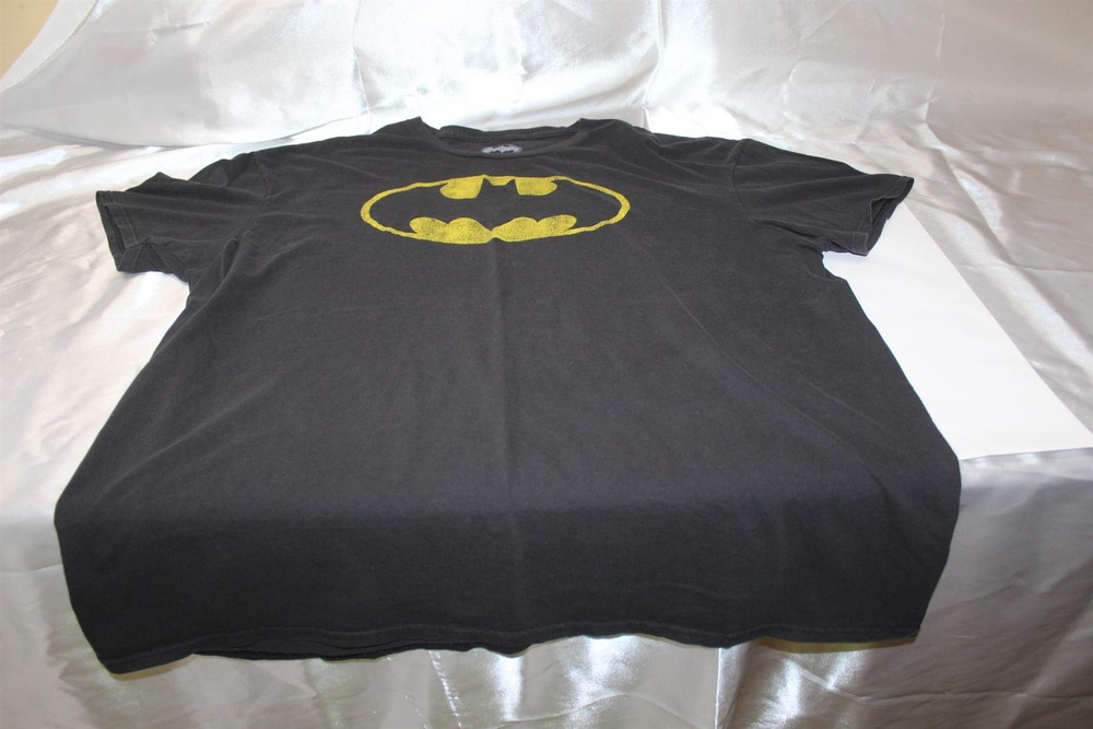 Classic Novelty Graphic T-Shirt Batman Screen Print Front Black Size XXL