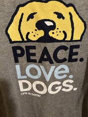 NWT Men’s LIFE IS GOOD M PEACE. LOVE. DOGS CRUSHER TSHIRT WITH YELLOW LAB