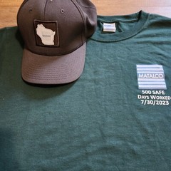T-shirt with Company Logo & Matching Baseball Cap SIZE XL Dark Green Trucker