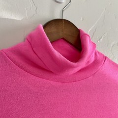 Vintage 80s Medalist Size Large Turtleneck – Hot Pink Color Changing Heat Purple