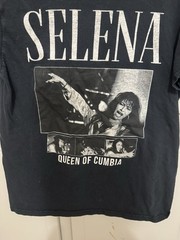 Selena Queen of Cumbia Graphic T-Shirt Black Short Sleeve Crew Neck M