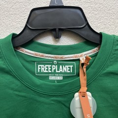 NEW Free Planet Men’s Green T-Shirt Relaxed Fit Short Sleeve Crew Neck NWT Large