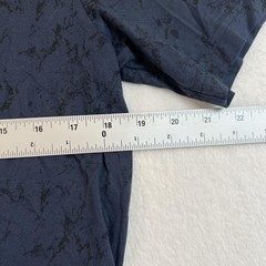 TravisMathew Shirt Mens Medium Blue Allover Marble Logo Graphic Tee Casual