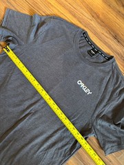 Oakley T-Shirt XL 3D Logo Tee with Sci-Fi Back Print Charcoal Grey Streetwear