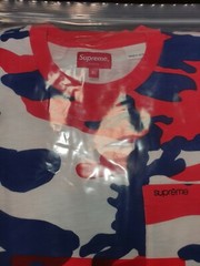 NEW Supreme S/S Pocket Tee T-Shirt Size X-Large Red Camo SS22KN25