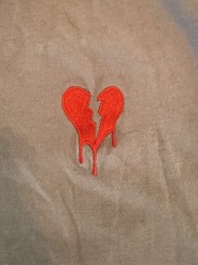Riot Society Broken Heart Embroidered T-Shirt Mens Small Purple Graphic Tee