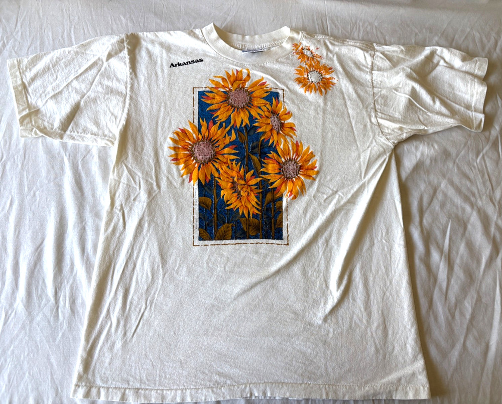 Vintage 90s Arkansas Sunflower Embossed Single Stitch Shirt (L)