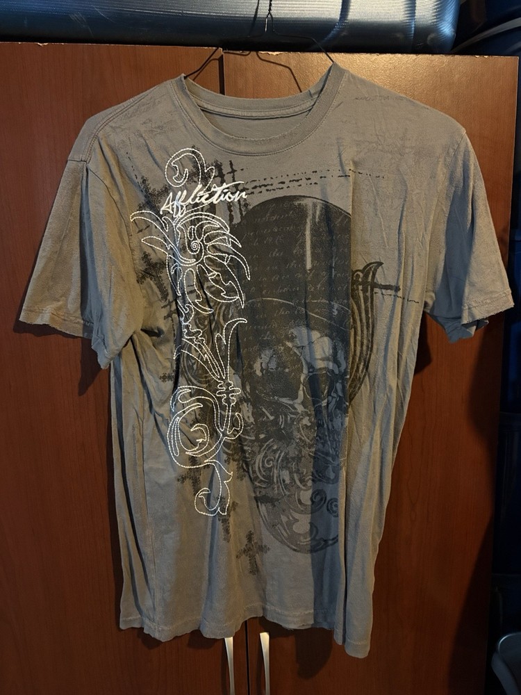 affliction t shirt men medium