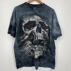 The Mountain T-Shirt Men’s Size XL Gray All Over Print Skull Crew Neck