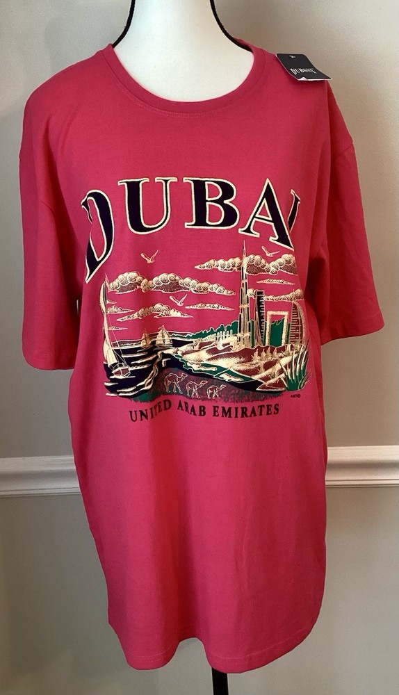 Dubshi Dubai UAE Souvenir T-Shirt Hot Pink XL Skyline Harbor Camels Graphic NWT
