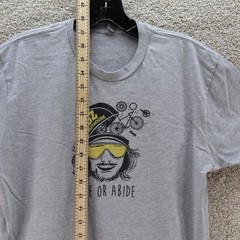 DC Nuthouse Ride or Abide Graphic T-Shirt Mens Medium Gray (see photo for flaw)