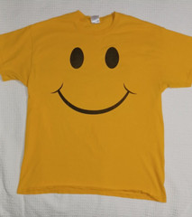 Happy Smiley Face Tshirt Novelty Team Friendship Lg S/S Gold Gildan #44