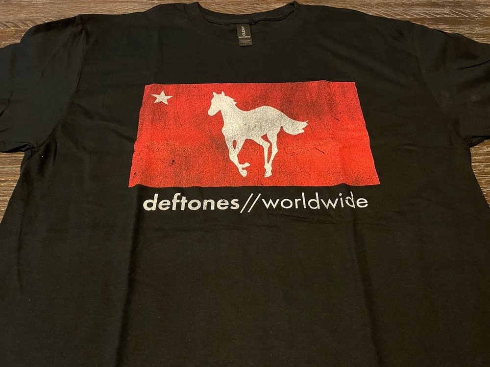 Deftones “Distressed White Pony” T-shirt Size Extra Large(XL)