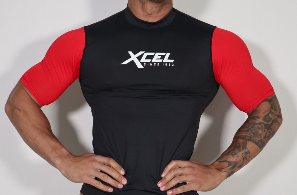 MEN’S BLACK/RED COMPRESSION SHIRT SIZE LG.