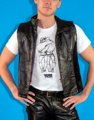 TOM OF FINLAND CRACKIN UP – LEATHER MAN MENS T SHIRT TEE SHIRT GAY CULTURE
